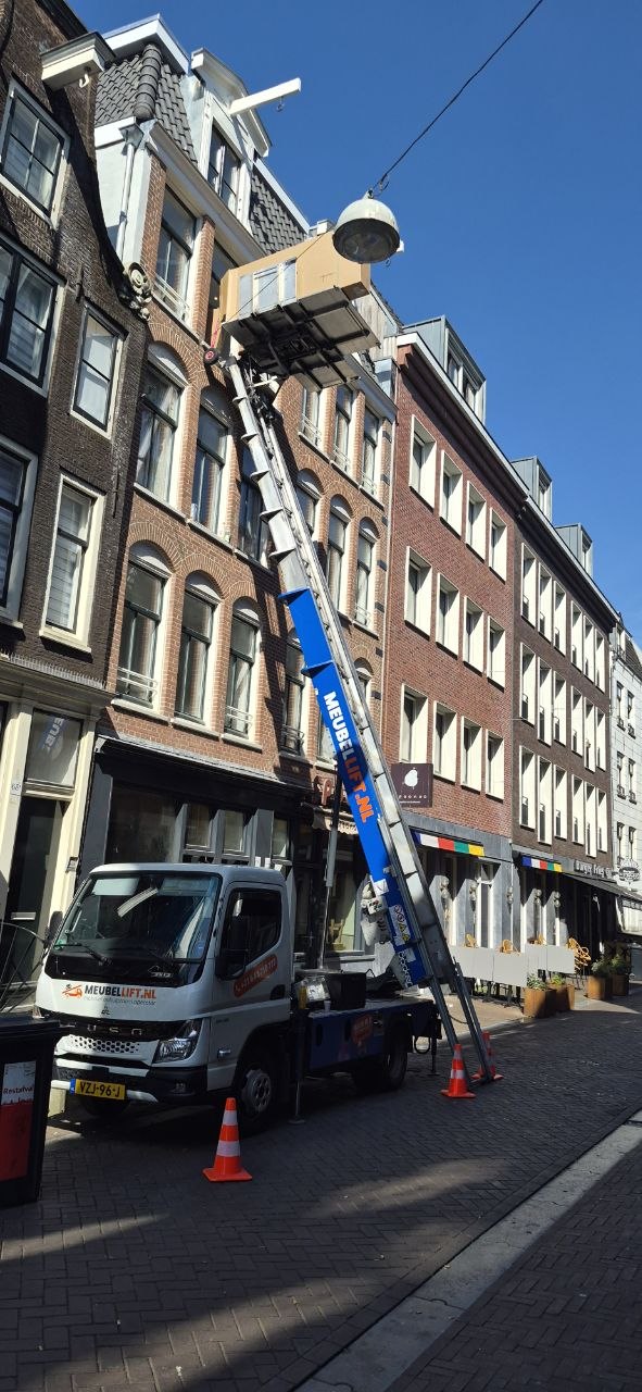 Verhuislift voor meubels wanneer de trap te klein is